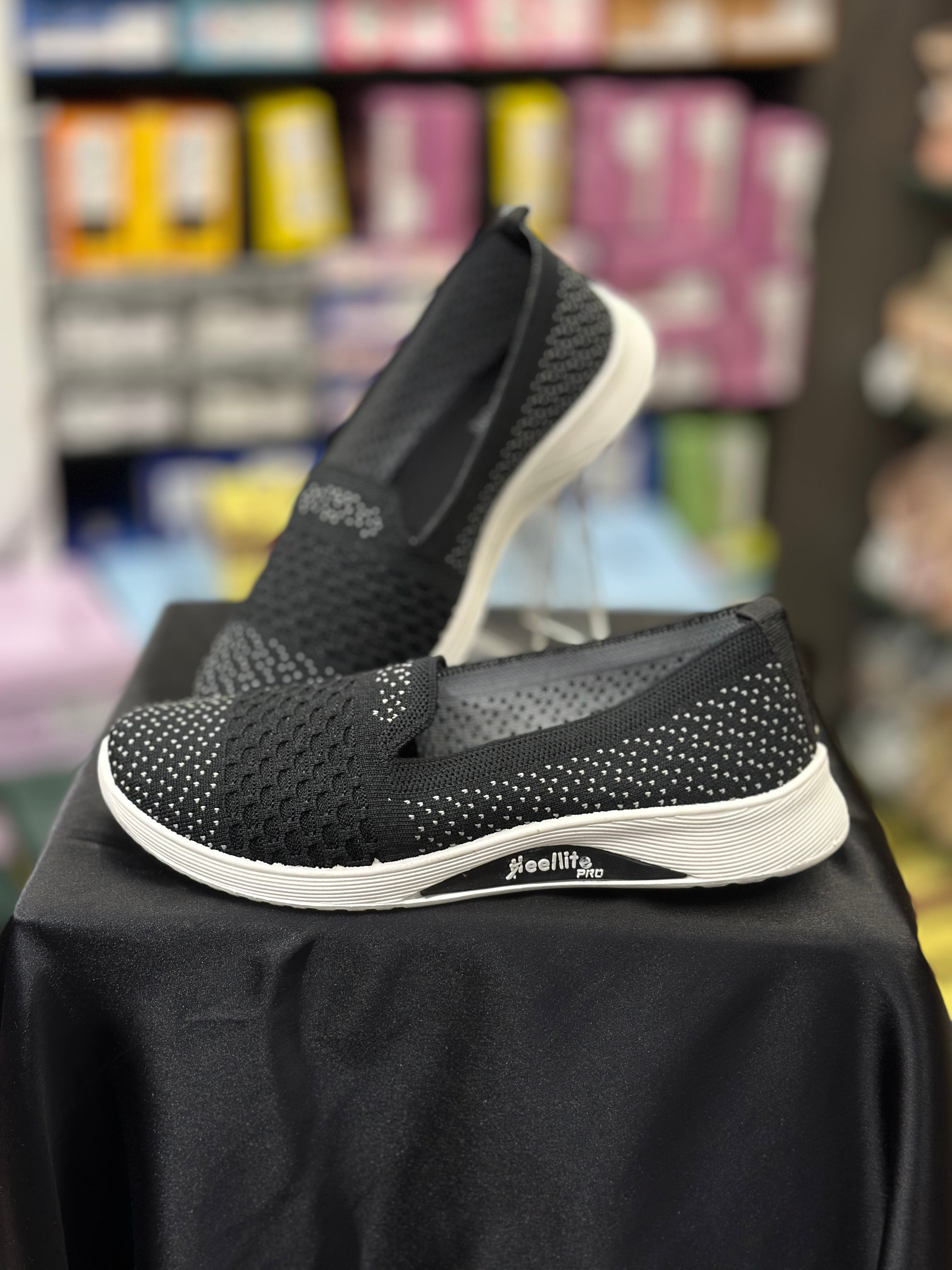 WOMEN WEIGHTLESS SLIP ON SHOES S-05