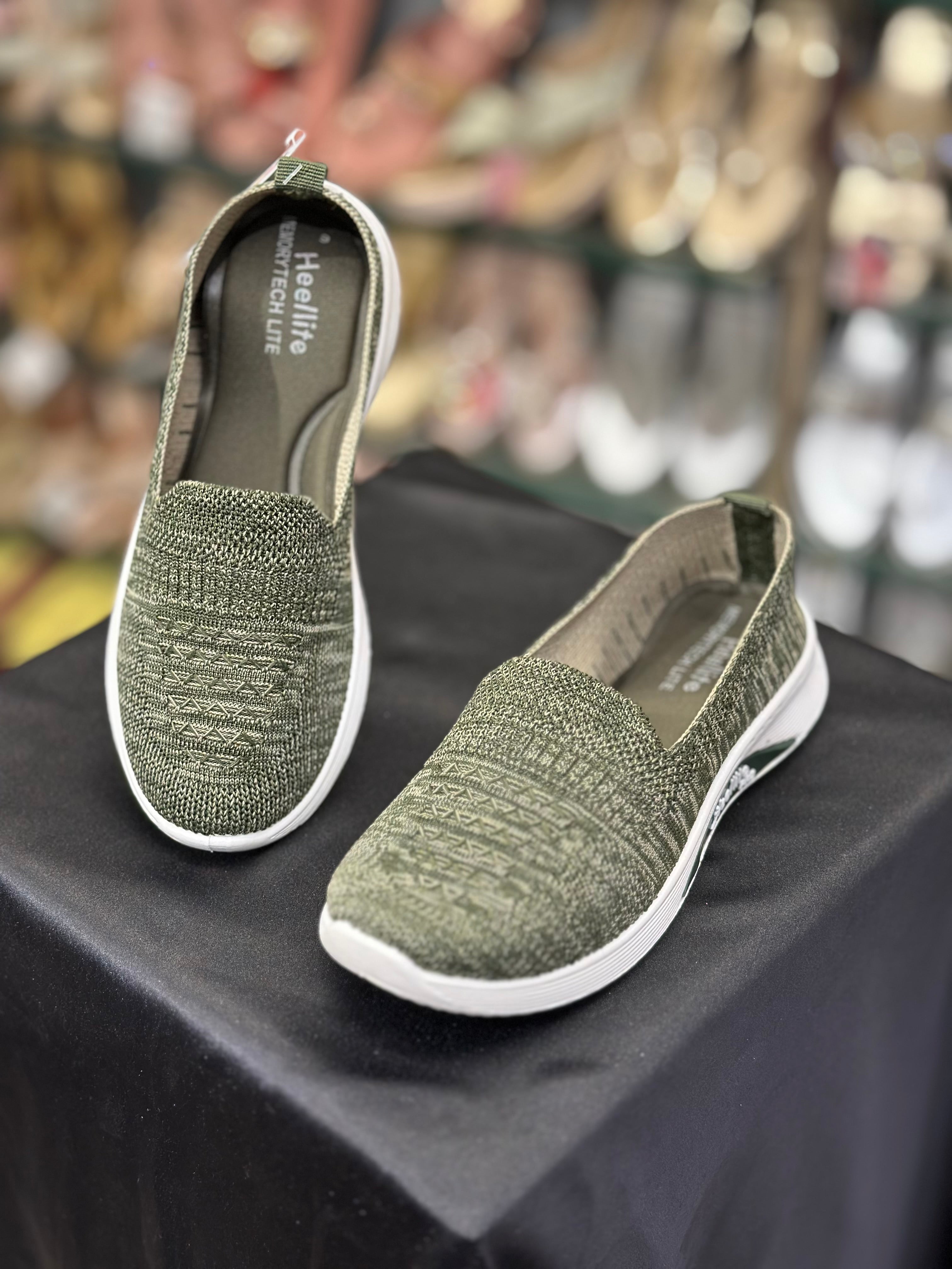 WOMEN WEIGHTLESS SLIP ON SHOES S-01