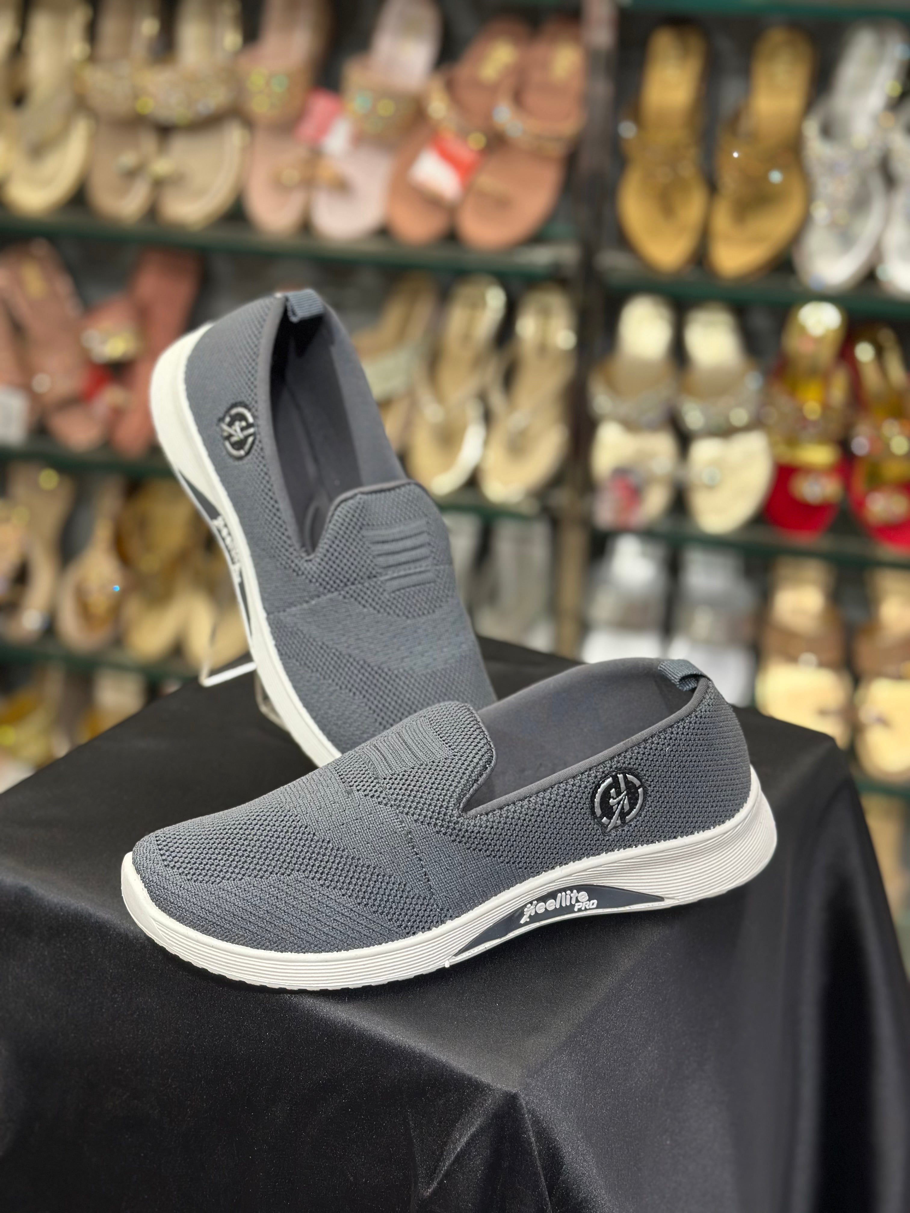 WOMEN WEIGHTLESS SLIP ON SHOES S-04