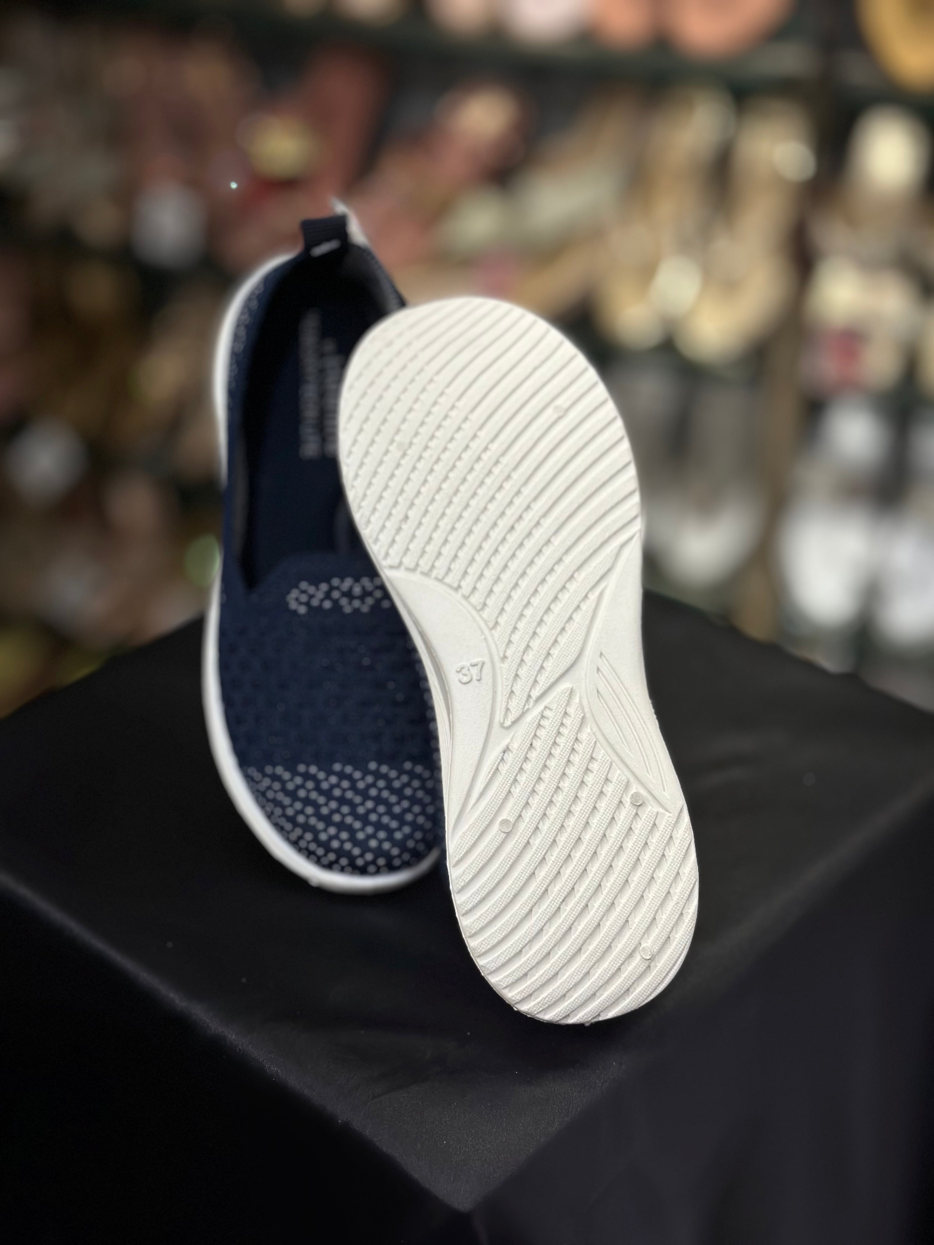 WOMEN WEIGHTLESS SLIP ON SHOES S-05