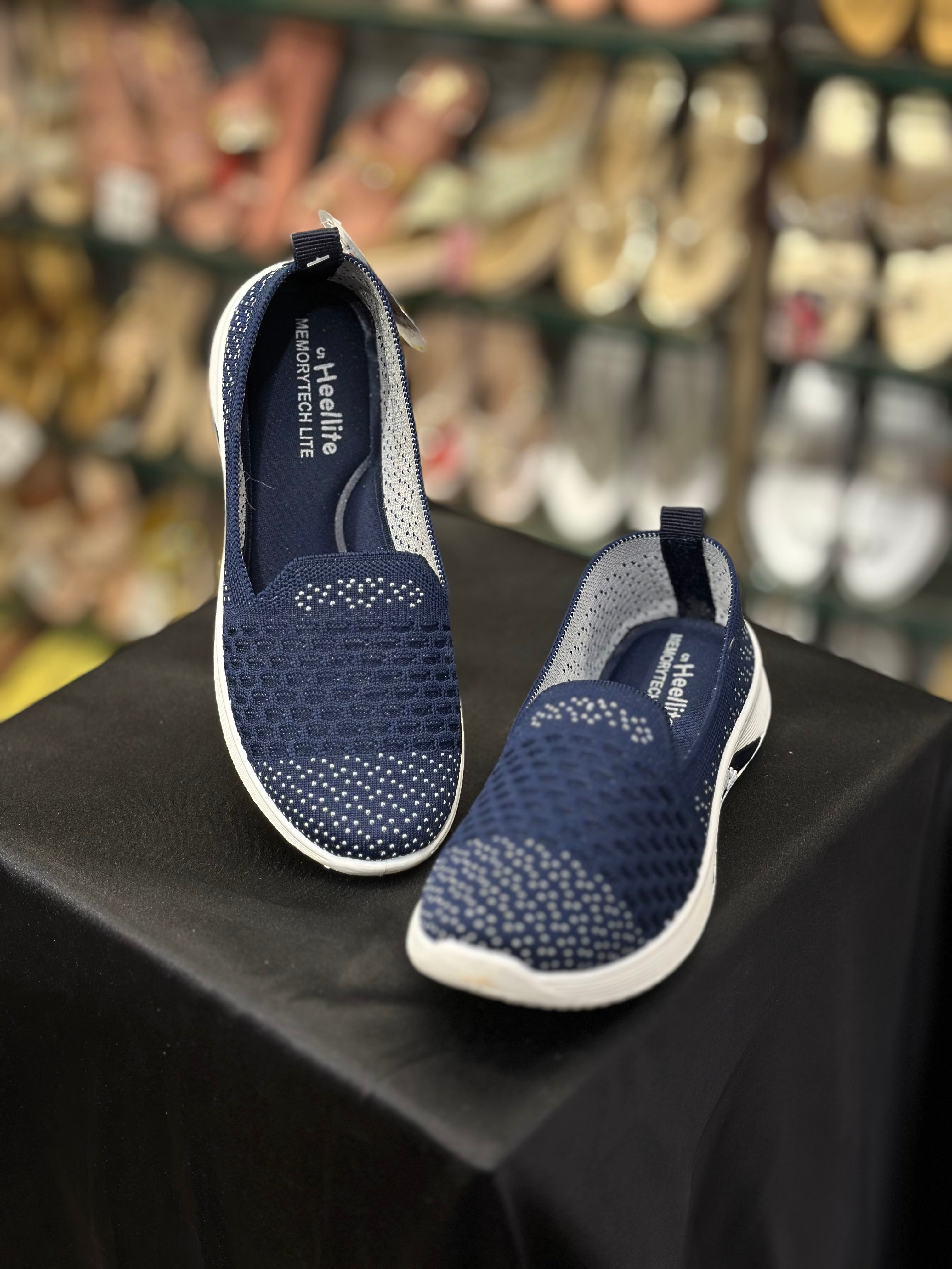 WOMEN WEIGHTLESS SLIP ON SHOES S-05