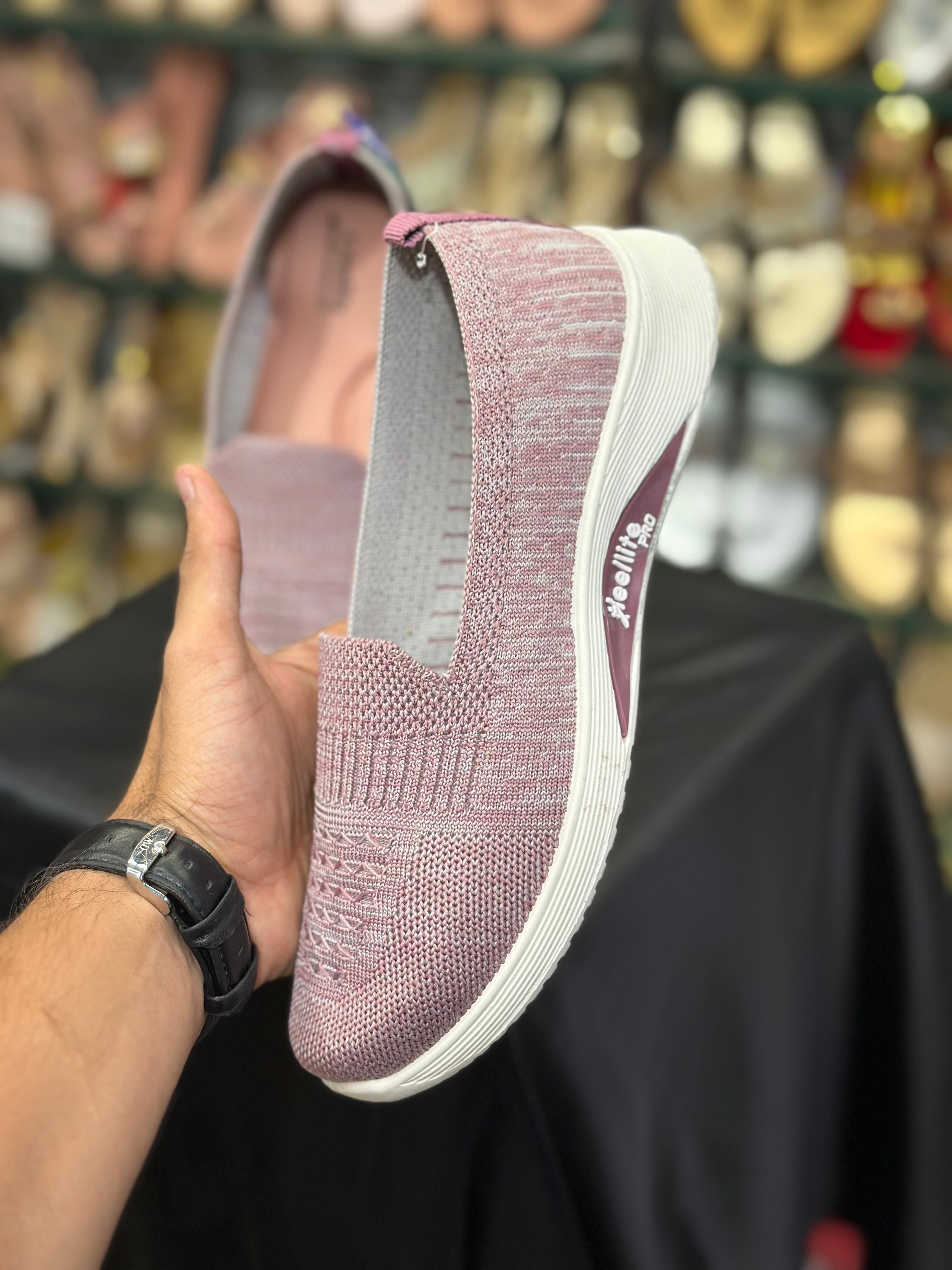 WOMEN WEIGHTLESS SLIP ON SHOES S-01