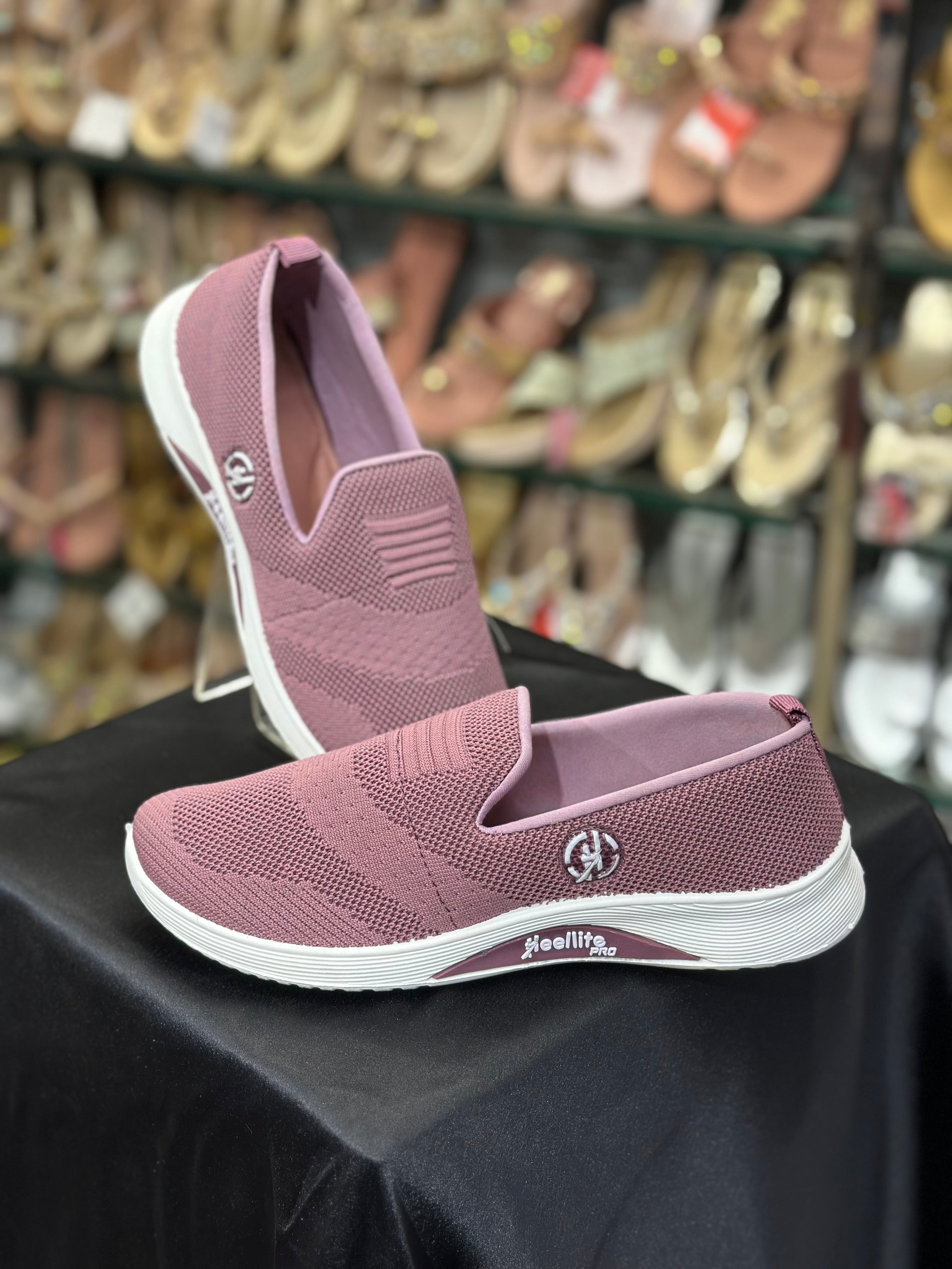 WOMEN WEIGHTLESS SLIP ON SHOES S-04