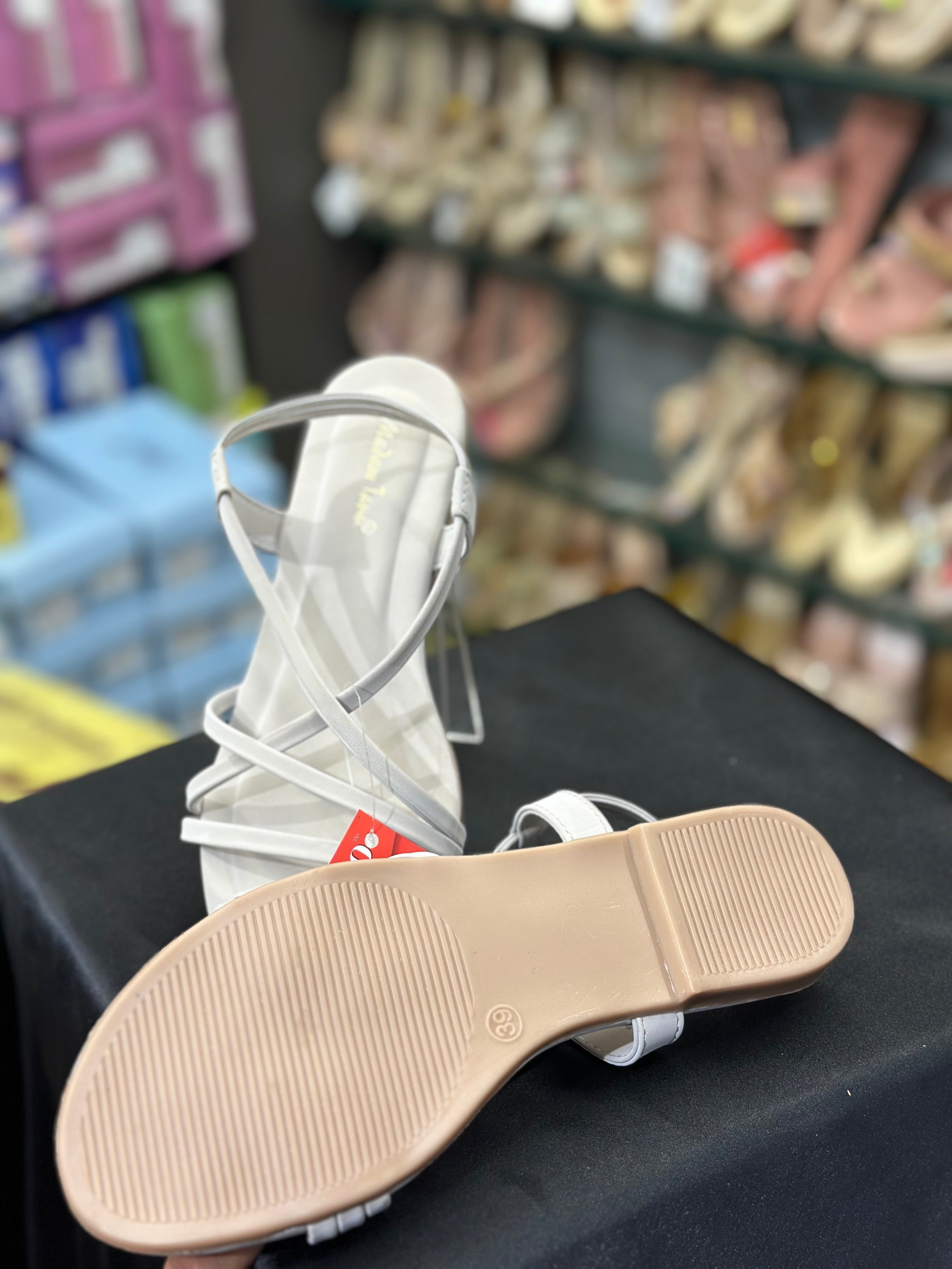 WOMEN THIN STRAP SANDAL