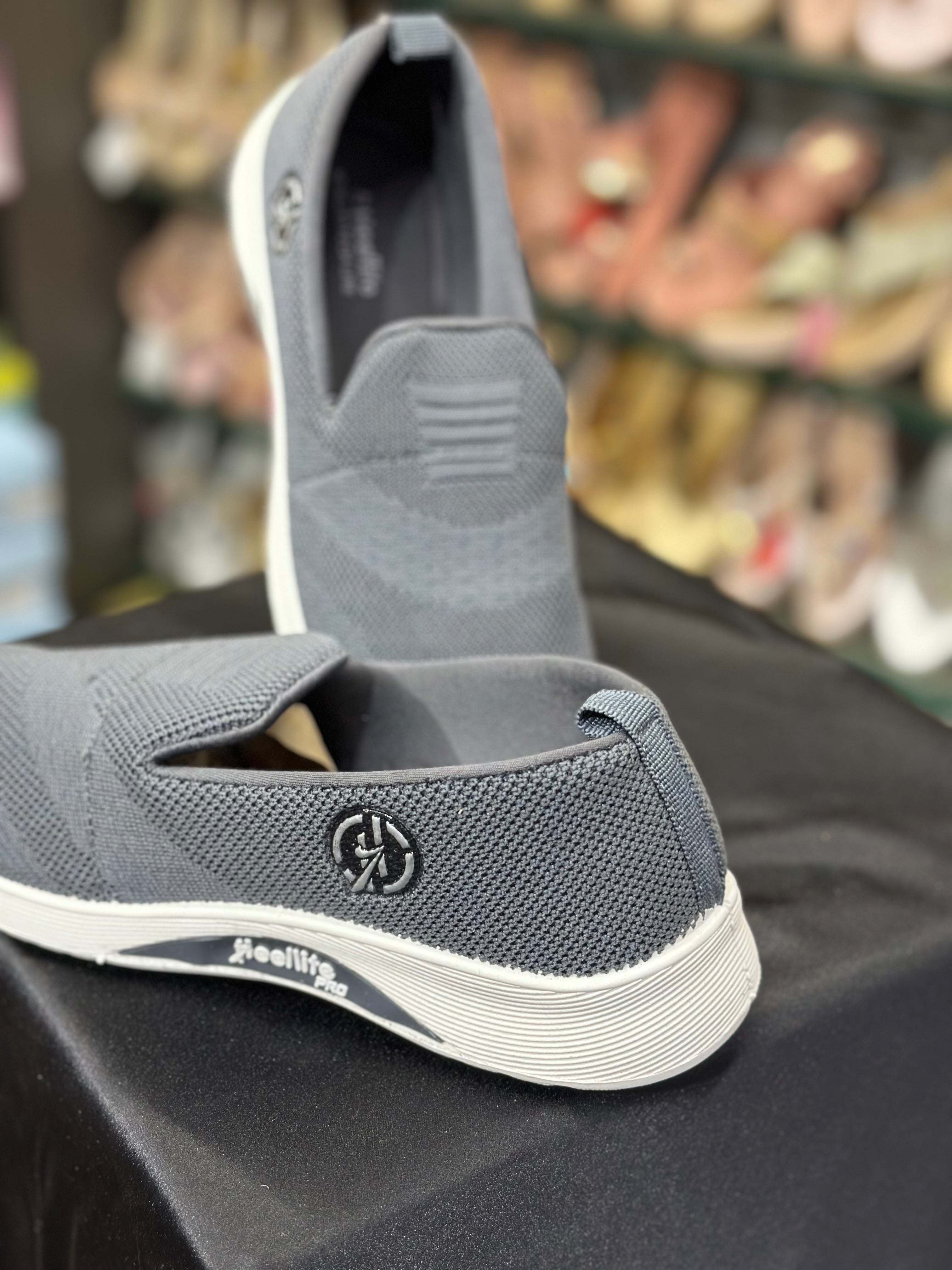 WOMEN WEIGHTLESS SLIP ON SHOES S-04